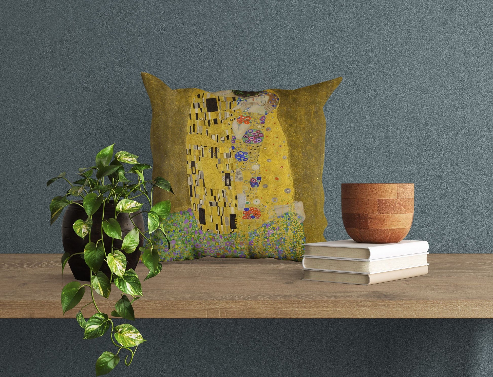 Gustave Klimt The Kiss, Decorative Pillow, Abstract Pillow, Designer Pillow, Colorful Pillow Case, Contemporary Pillow, 22X22 Pillow Cover